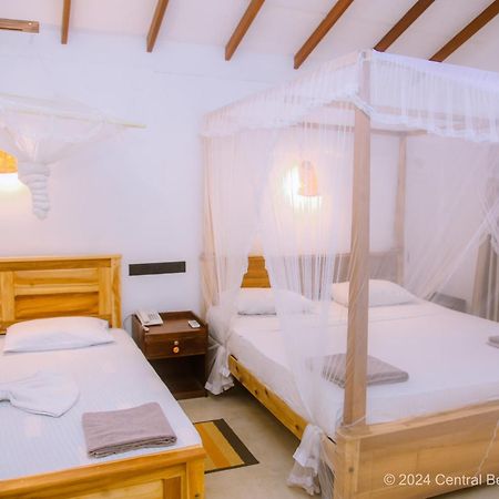 Central Beach Inn Mirissa Exteriér fotografie
